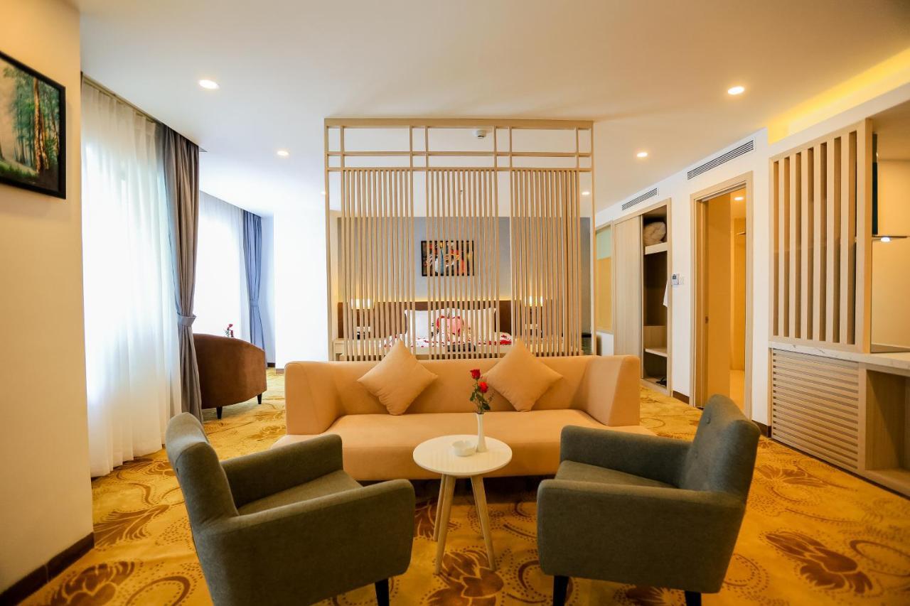Putin Hotel На Транг Екстериор снимка